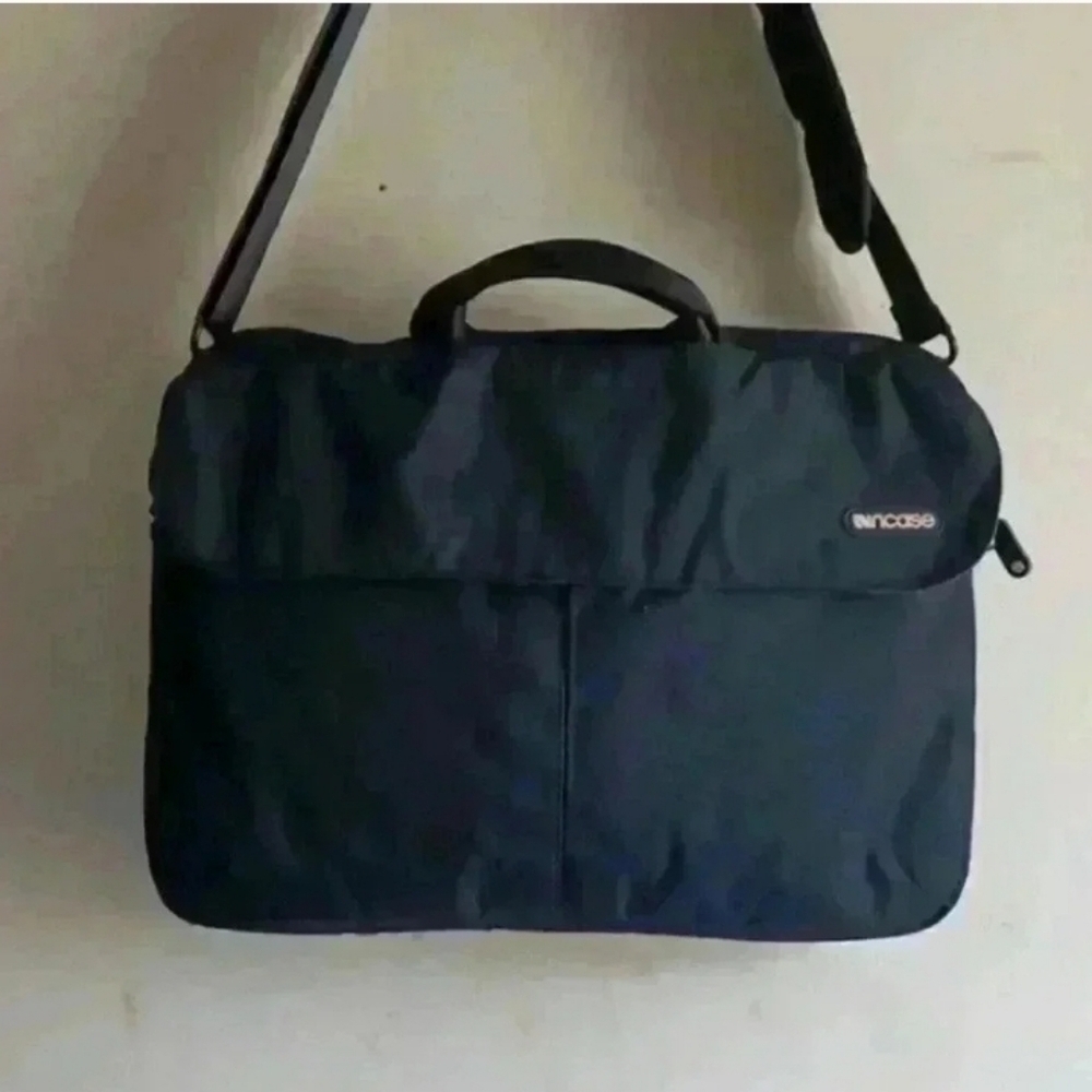 Incase Black Men's Bag